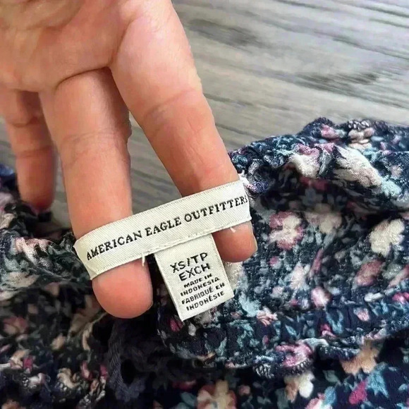 🌸3/$30🌸AMERICAN Eagle Outfitters | Floral Off The Shoulder Top - Picture 7 of 9